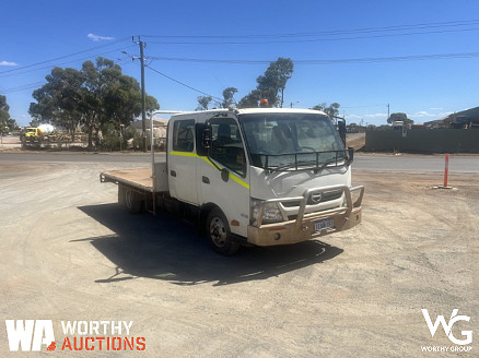 2019-hino-dual-cab-truck