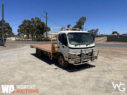 2005-hino-dutro-6500-truck