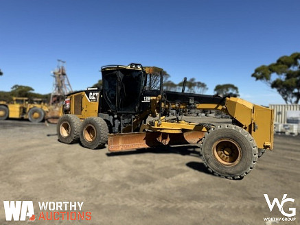 12m-motor-grader