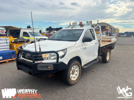 2015-toyota-hilux