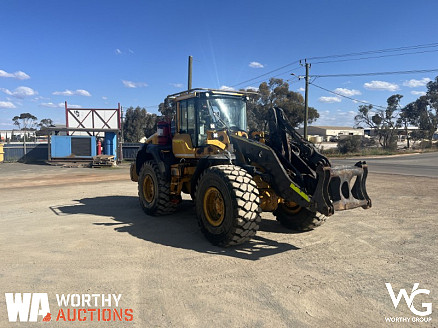 2015-volvo-l120h-wheel-loader